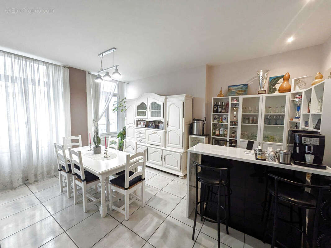 Appartement à SAINT-ETIENNE