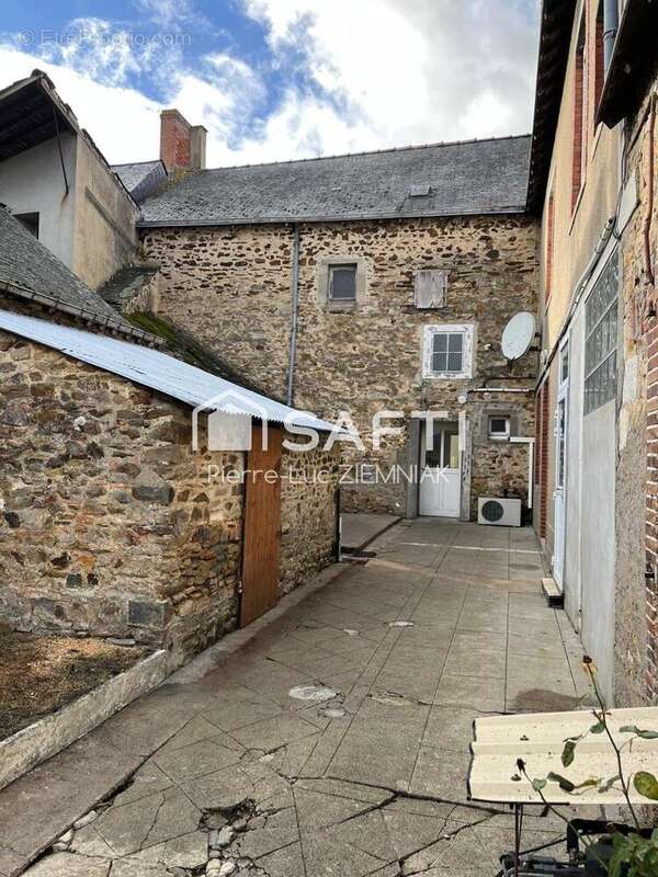 Photo 8 - Commerce à VILLIERS-CHARLEMAGNE