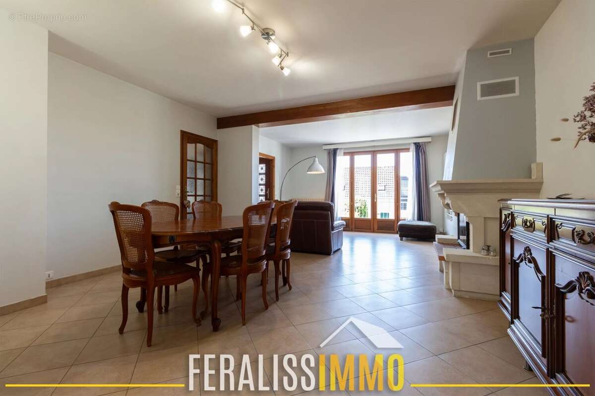 Maison à VAUX-SUR-SEINE