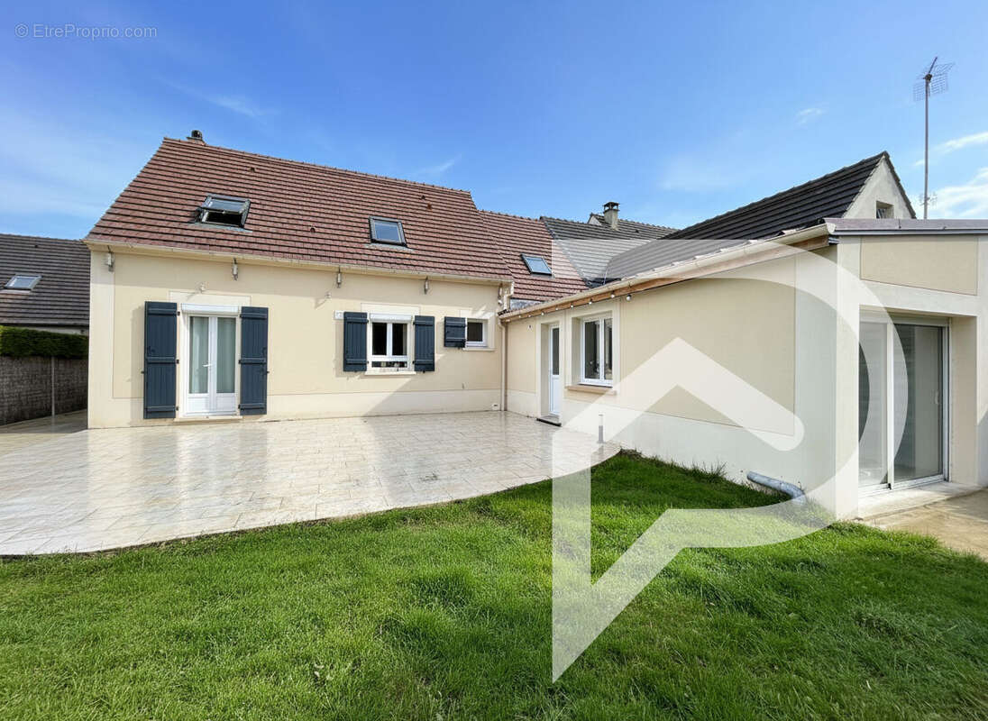 Maison à MOGNEVILLE