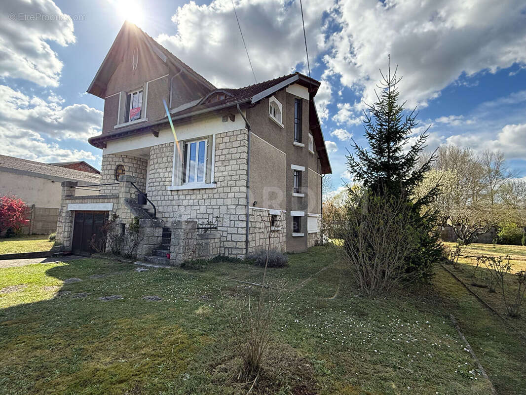 Maison à COSNE-COURS-SUR-LOIRE