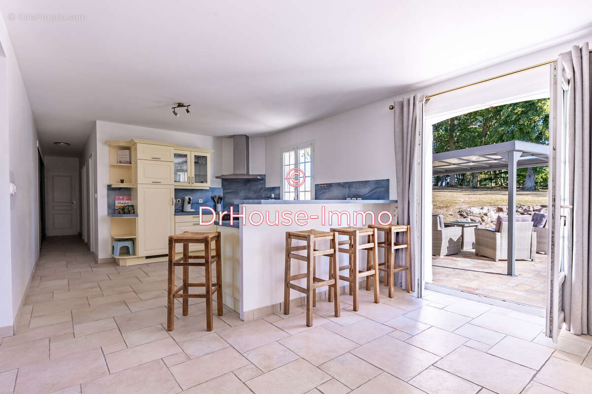 Maison à PRUNAY-LE-TEMPLE