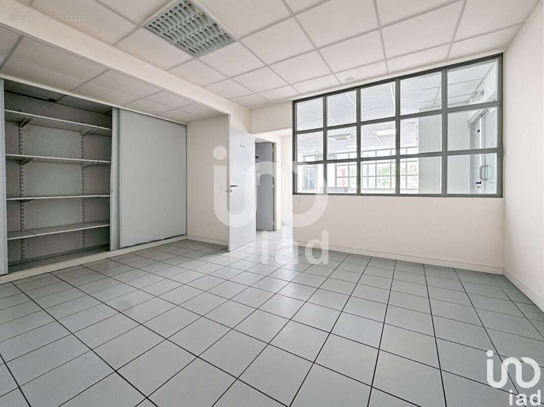 Photo 8 - Commerce à ARLES