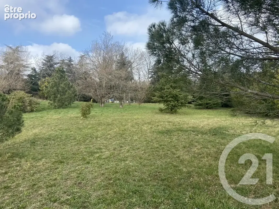 Terrain 2 000 m² à vendre à Annonay (07100) - photo 1