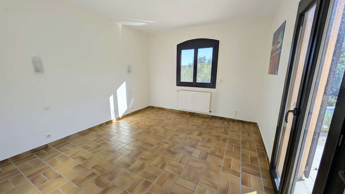 Maison à MONTESQUIEU-DES-ALBERES