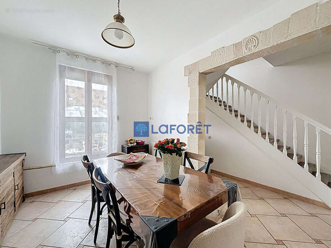 Maison à SAVIGNY-SUR-ORGE