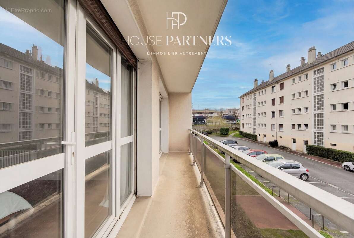 Appartement à LA CELLE-SAINT-CLOUD