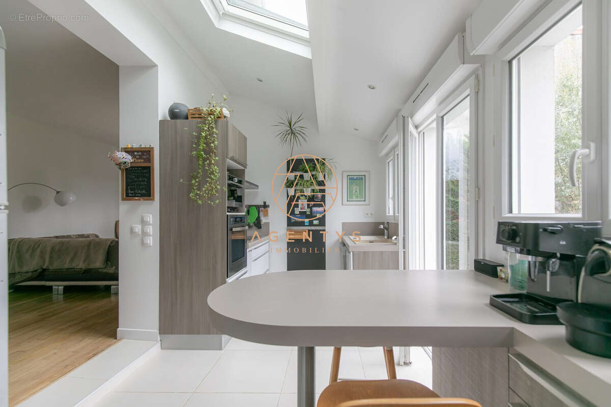 Maison à SAINT-MAUR-DES-FOSSES