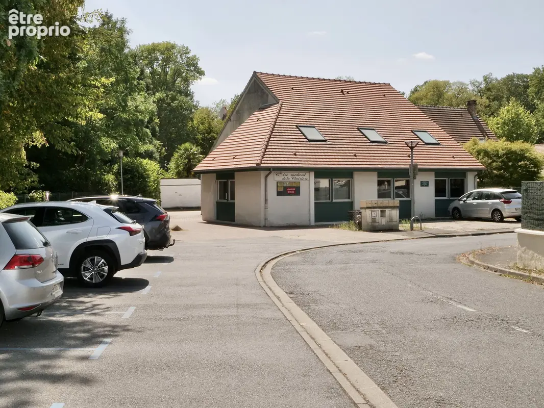 Commerce 250 m² à Le Chatelet-En-Brie  - photo 4
