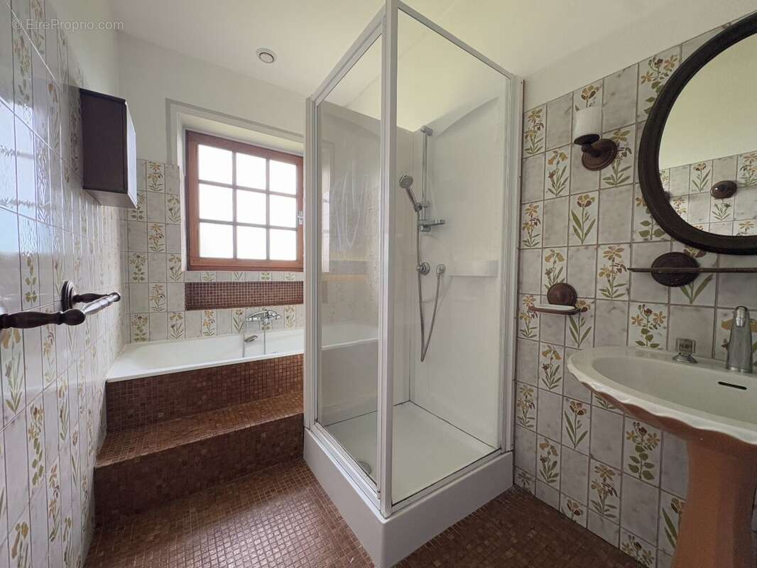 Maison à SAINT-FORT-SUR-LE-NE