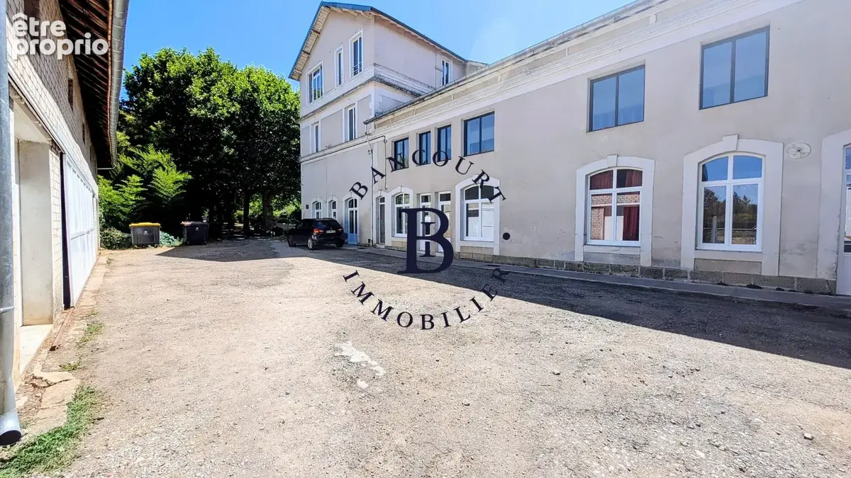 Appartement 754 m² à Saint-Pantaleon-De-Larche  - photo 2