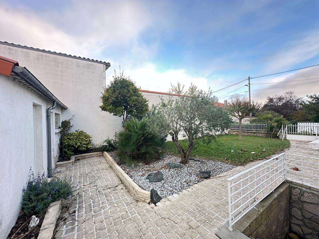 Maison à SAINT-GEORGES-DE-DIDONNE