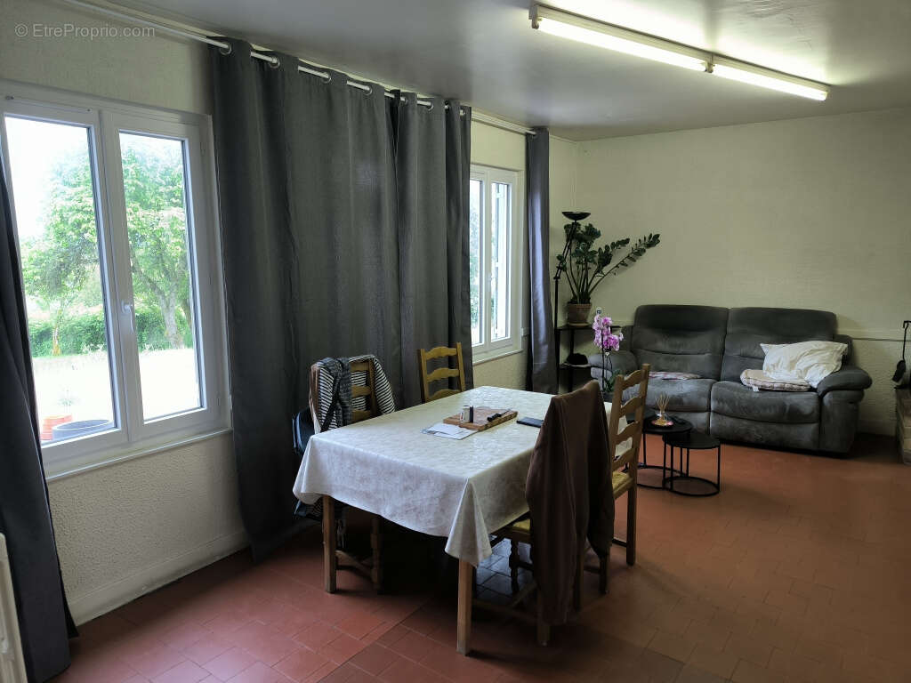 Maison à AUNAY-EN-BAZOIS