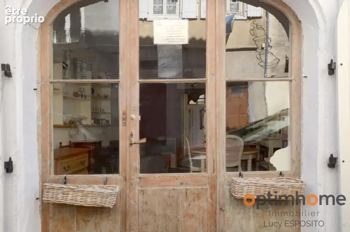  Opportunité Unique au Cœur du Village Historique de Confolens !  - photo 2