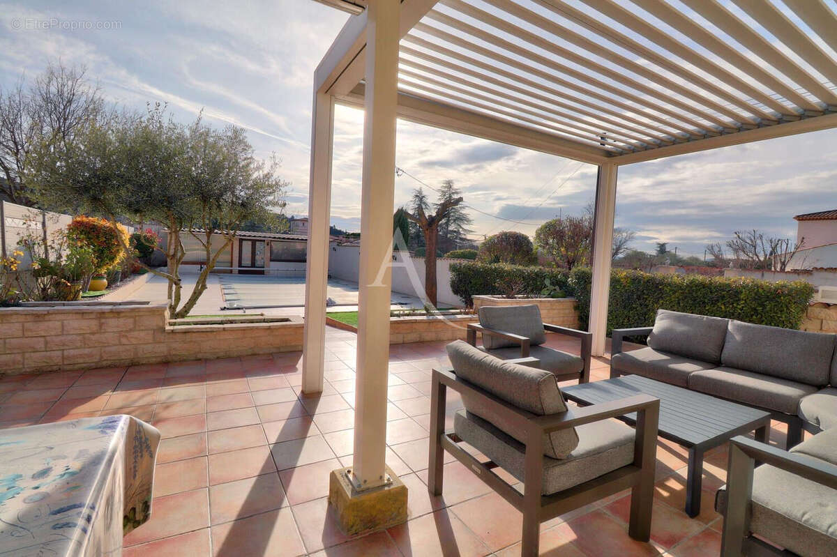 Maison à VINON-SUR-VERDON