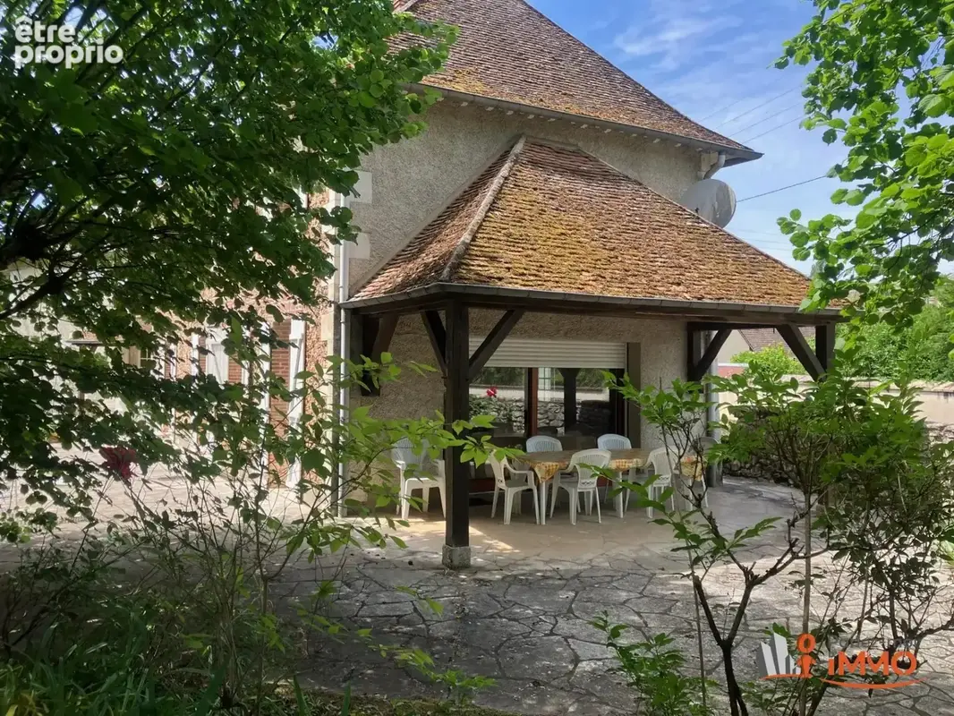 Belle longère aux abords de Sancerre, parc 13000m2 avec piscine - photo 4