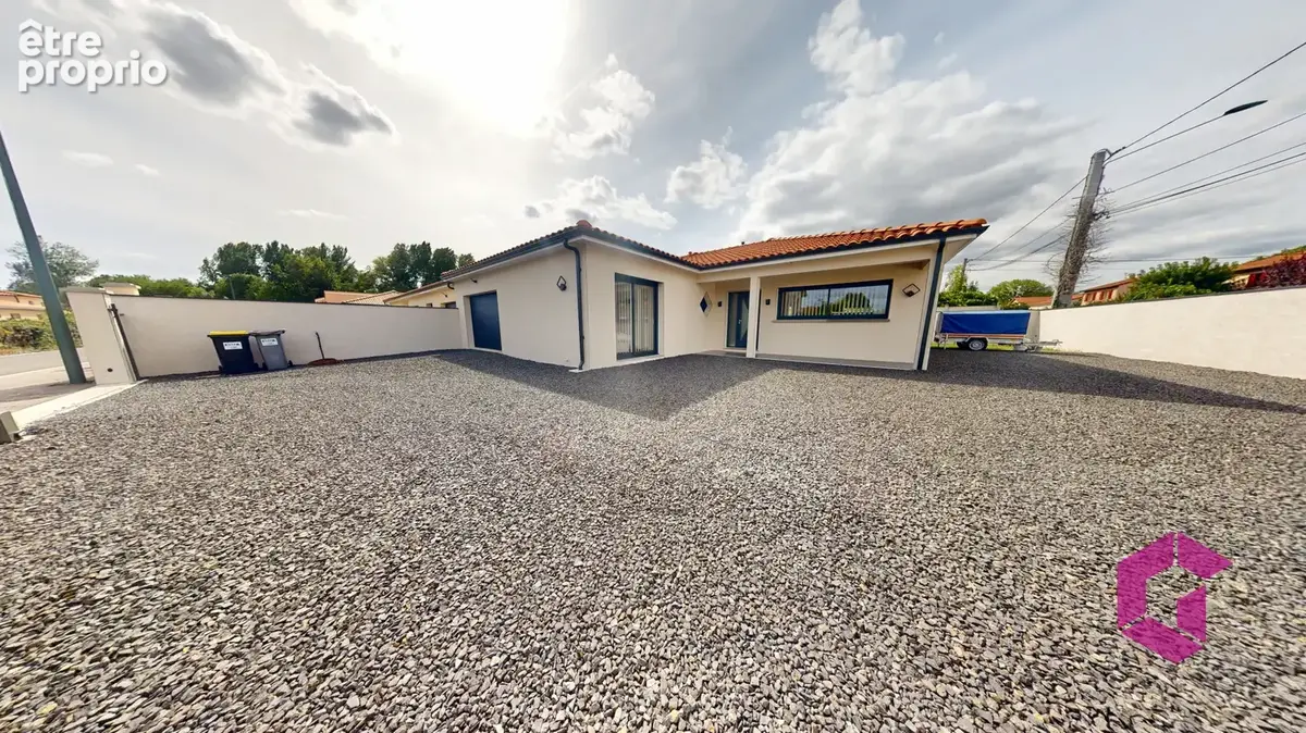 PERRIER - Villa de Plain pied 122m2 hab. sur terrain clos 496m2 - 3 chambres - Garage - photo 2