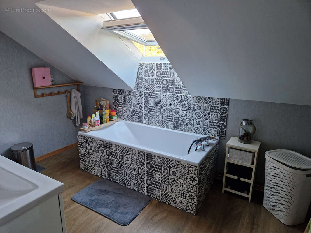 Maison à VELLE-SUR-MOSELLE