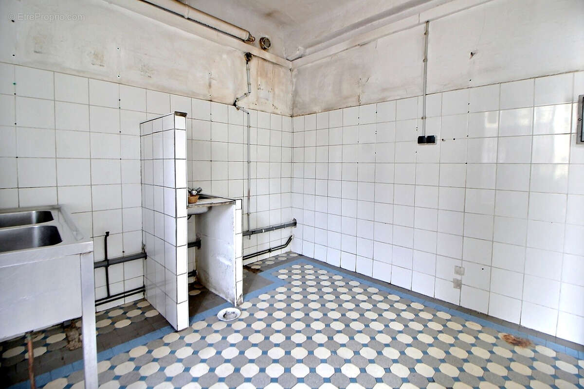 Commerce à TRANS-EN-PROVENCE