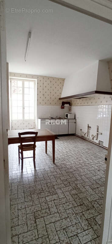 Maison à AVORD