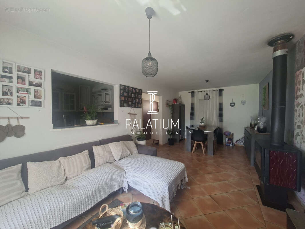 Maison 74 m² à Les Mees  - photo 5