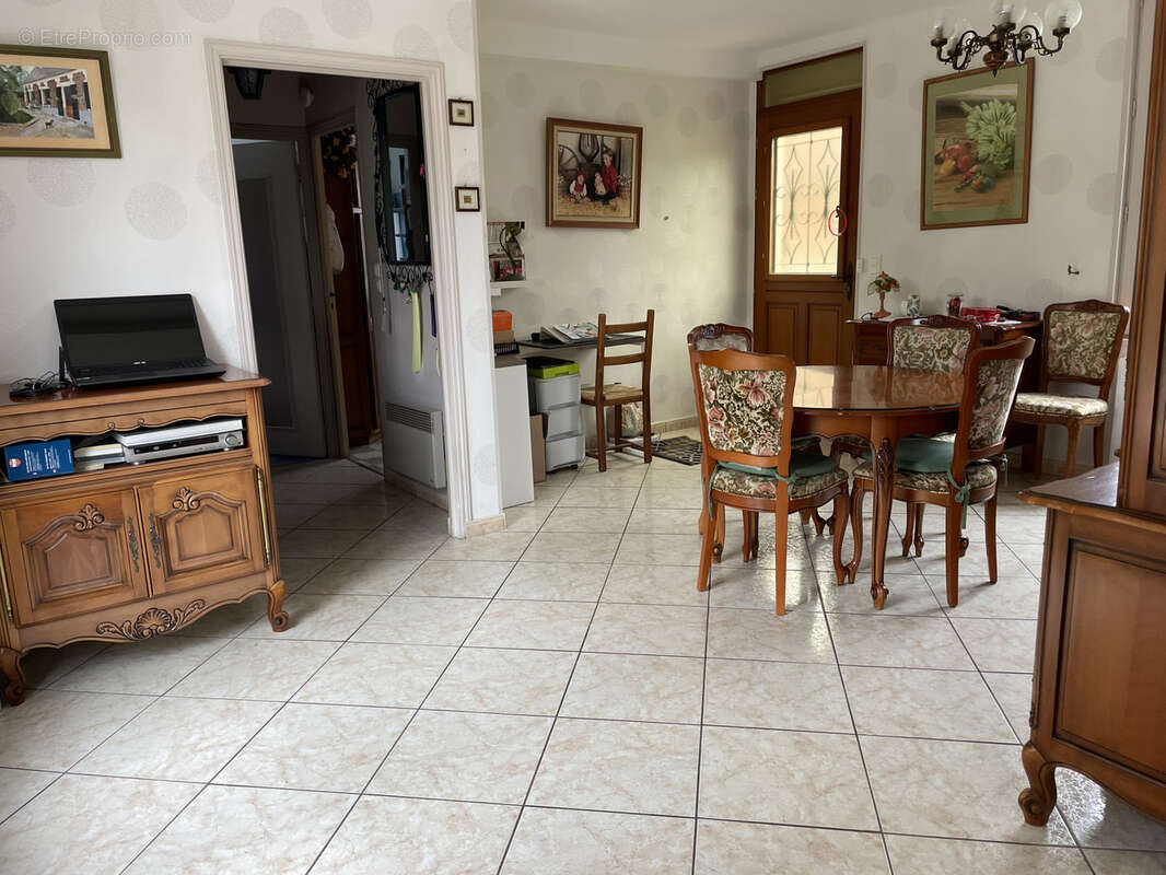 Maison à SAINTE-GENEVIEVE