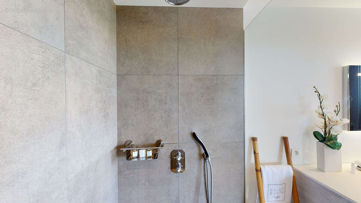 Maison à CAPESTERRE-BELLE-EAU