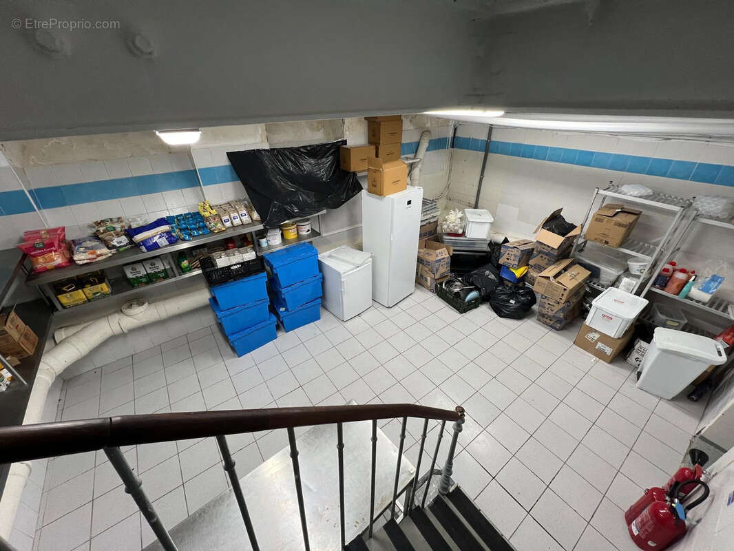 Commerce à PARIS-9E