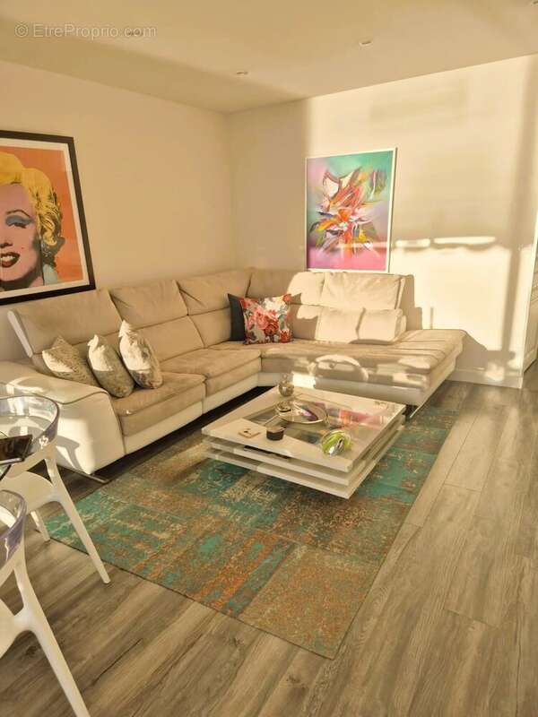 Appartement à VILLENEUVE-LOUBET