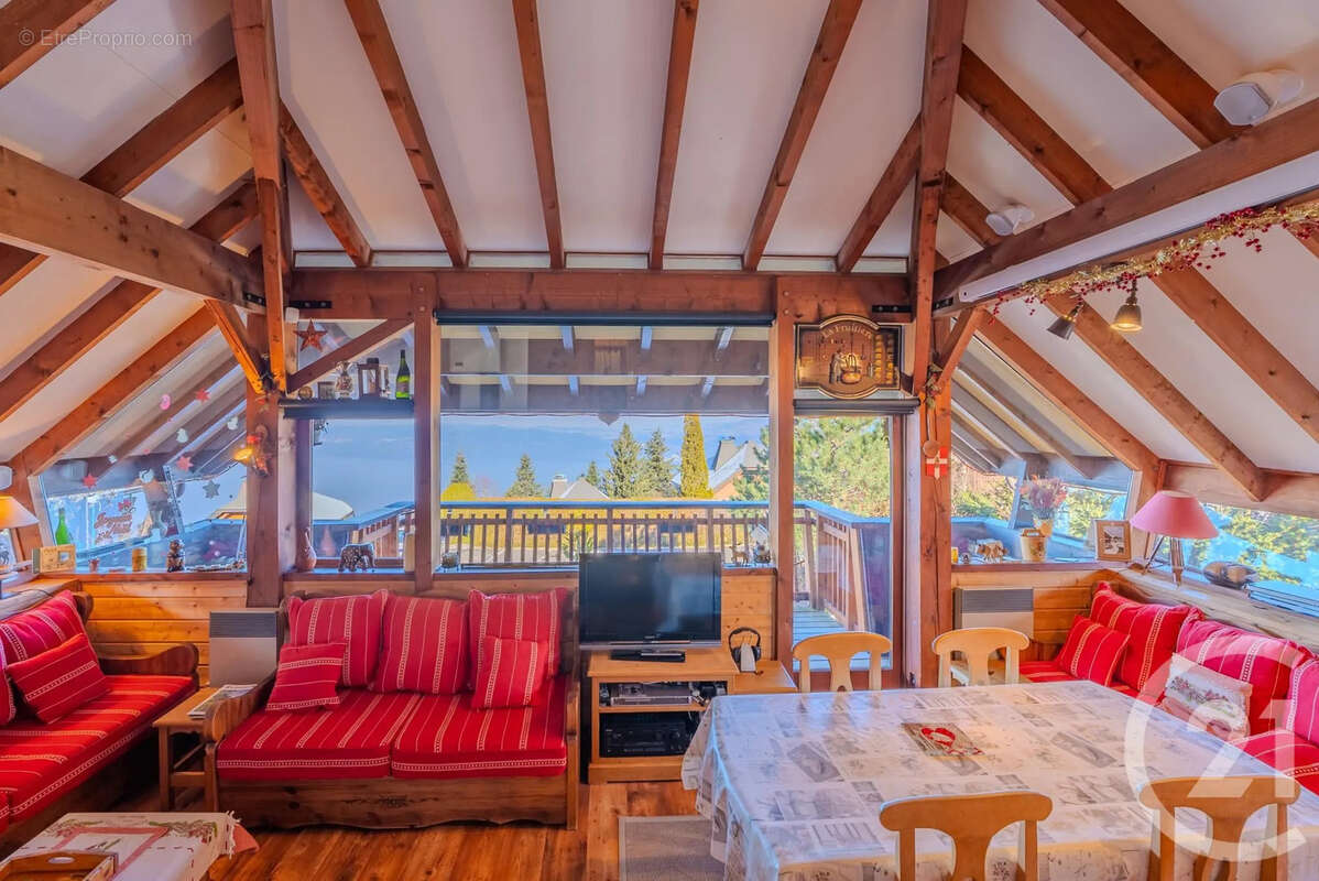 Maison à THOLLON-LES-MEMISES