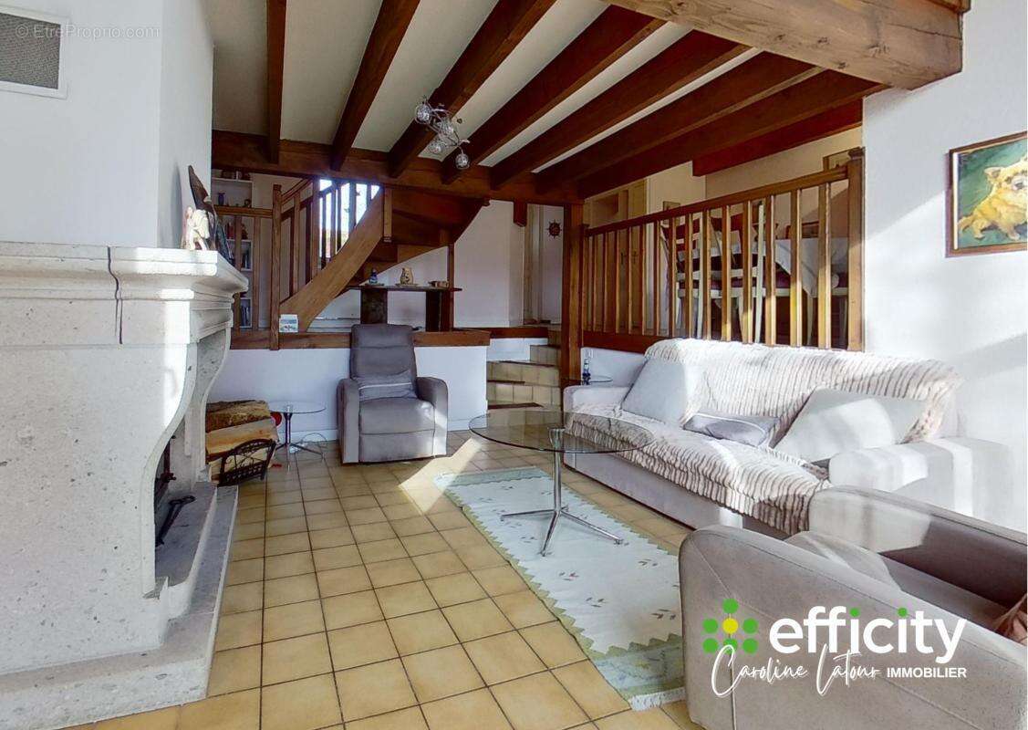 Maison 136 m² à Saint-Etienne-Le-Molard  - photo 12