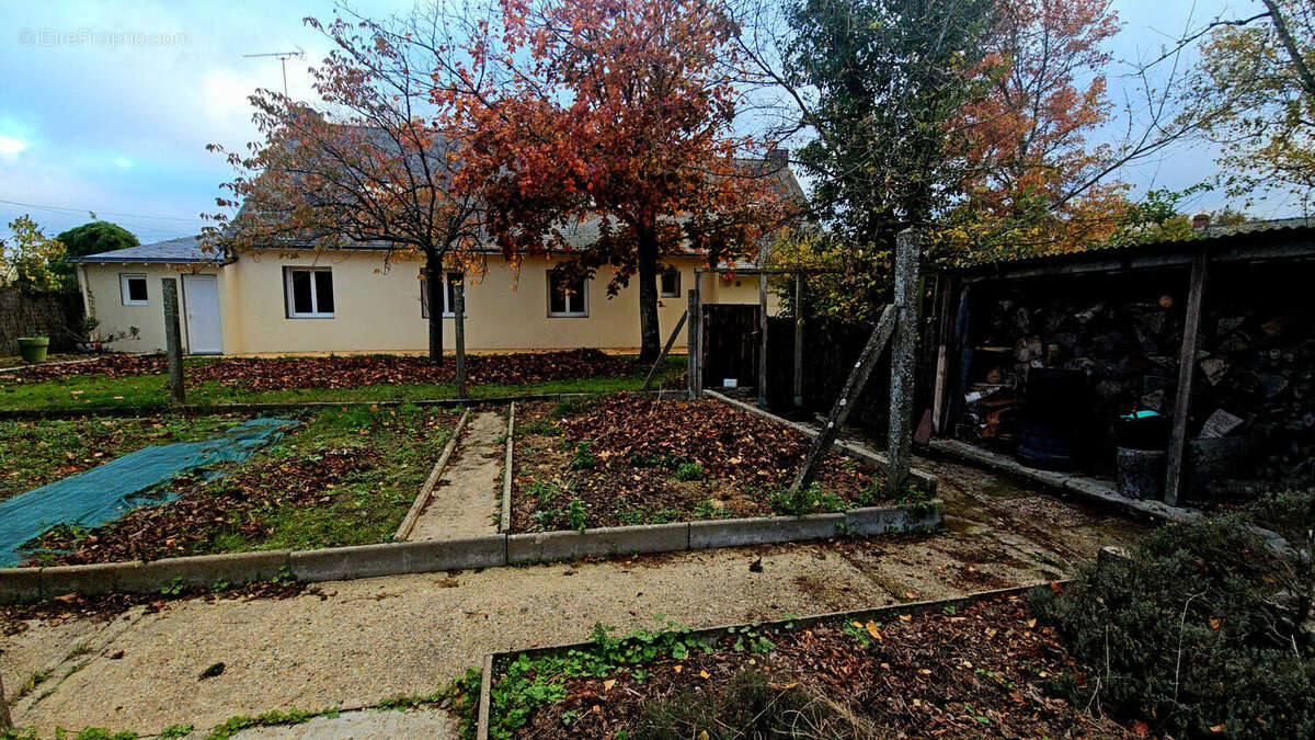 Maison à DONGES