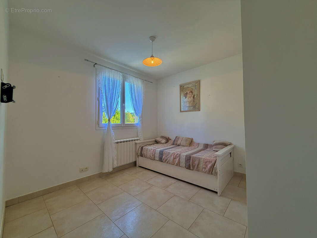 Maison 165 m2 Parcieux avec un terrain de 1434 m2 et piscine chauffée. - photo 12