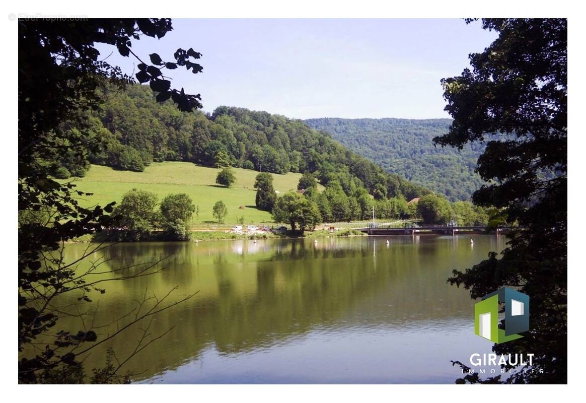 Maison 750 m² à Saint-Hippolyte  - photo 1