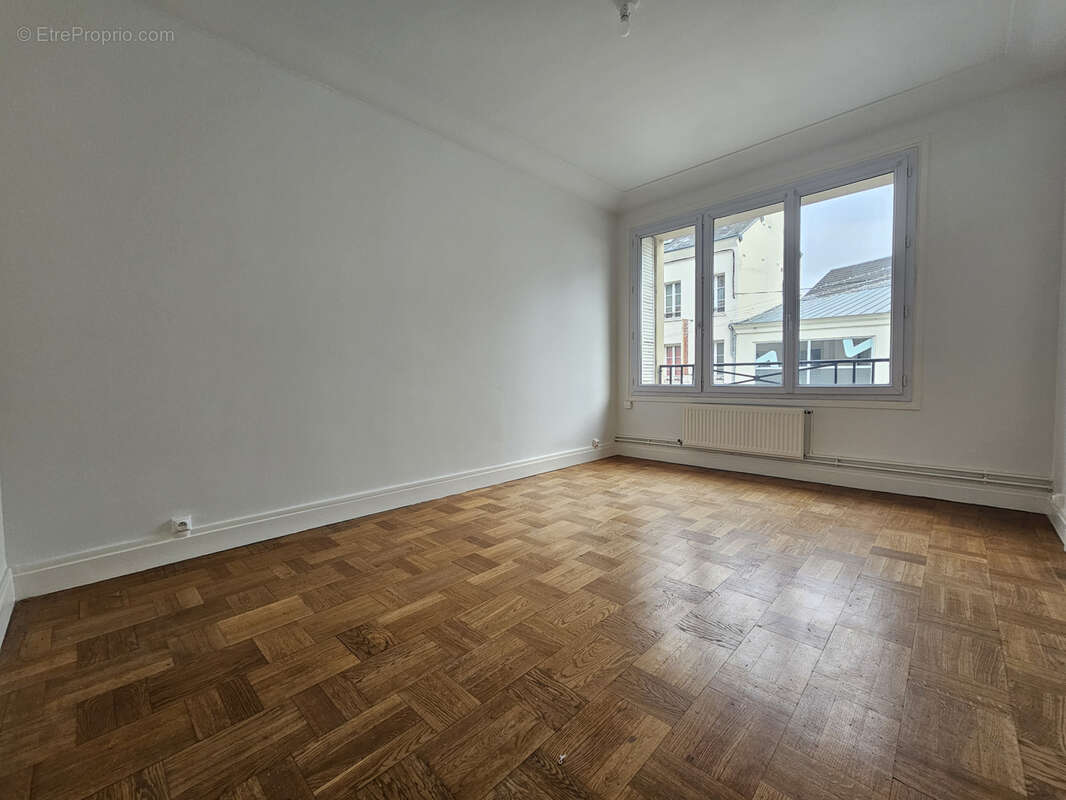 Appartement de 121 m2 avec 3 chambres en hyper centre de Vernon très lumineux - photo 2