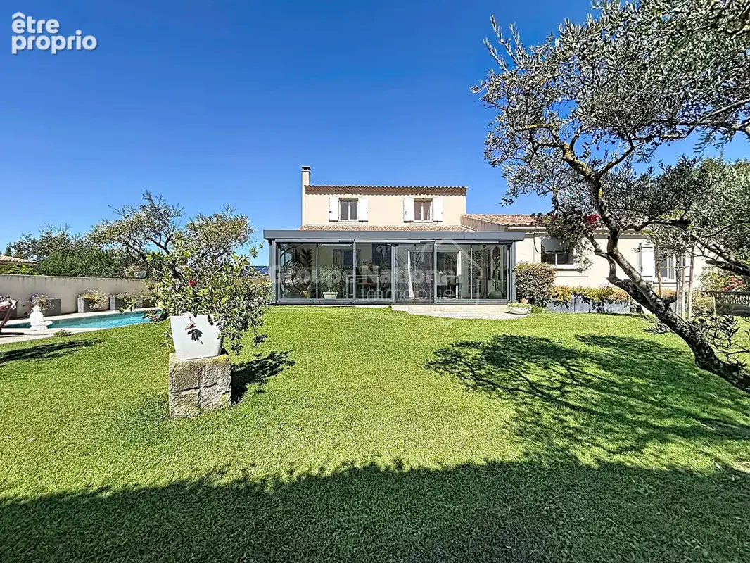 Villa avec piscine et vue sur le Luberon de 205 m² - photo 4