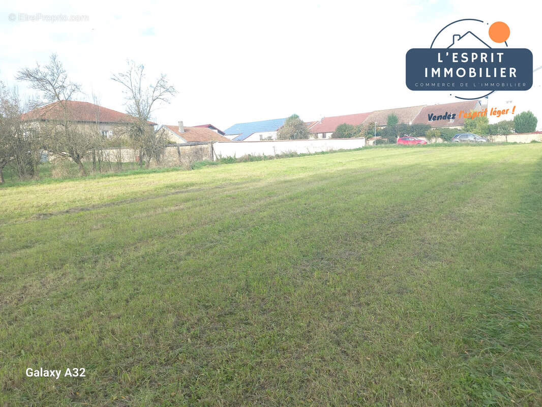 Terrain à ALAINCOURT-LA-COTE