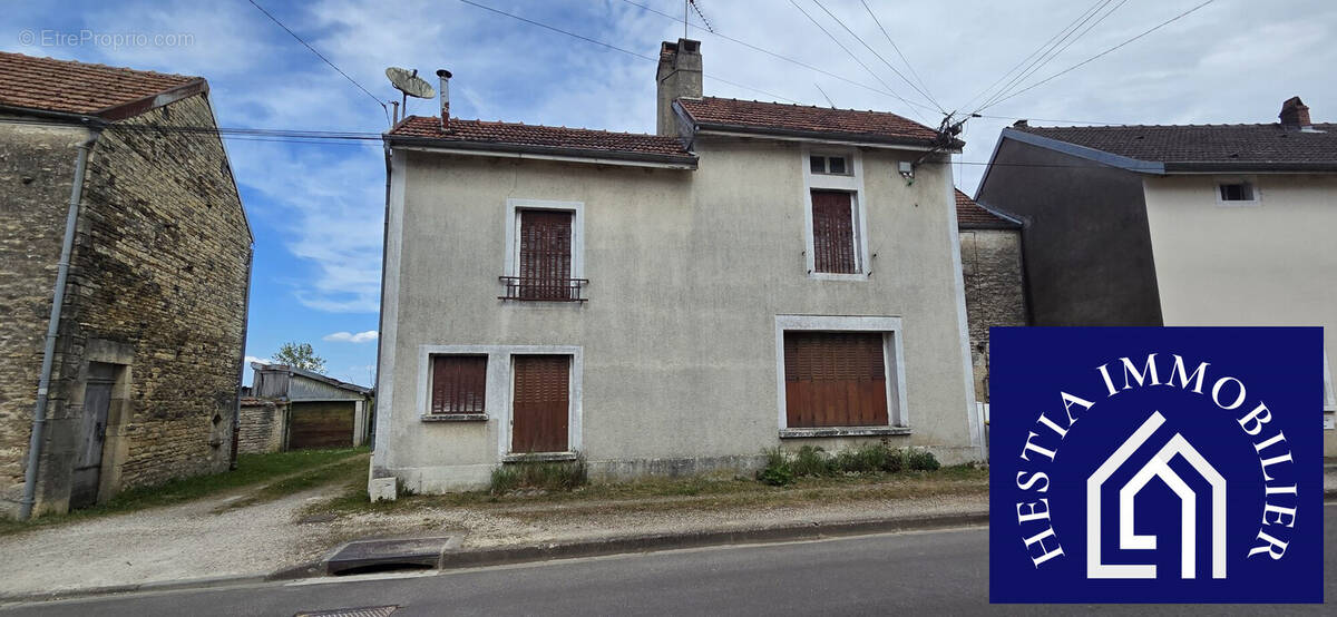 Maison à MONTIGNY-SUR-AUBE