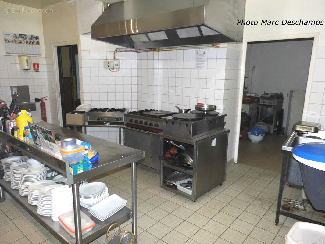 Immeuble de centre ville , hotel-bar-restaurant 13 chambres + appartement privé surface de 620m2 hab., courett - photo 10