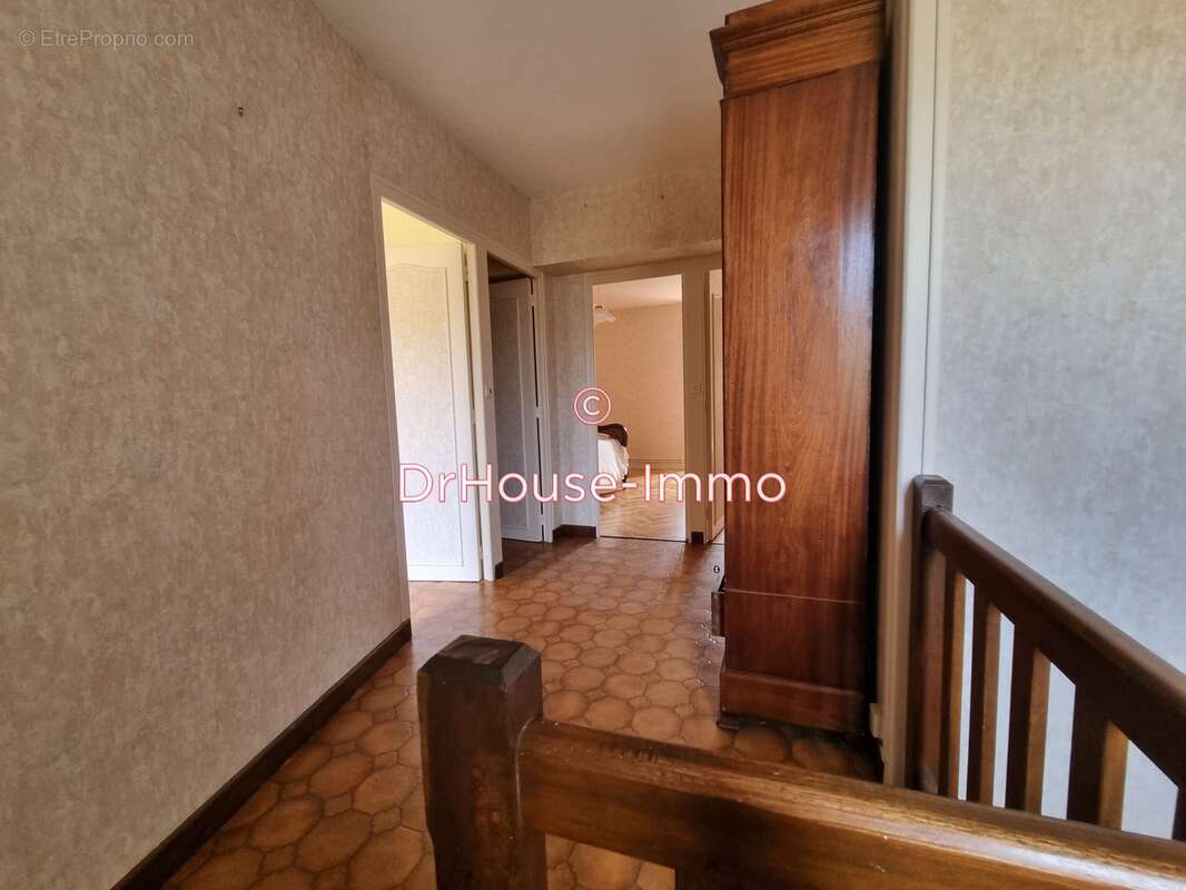 Maison à GY-LES-NONAINS