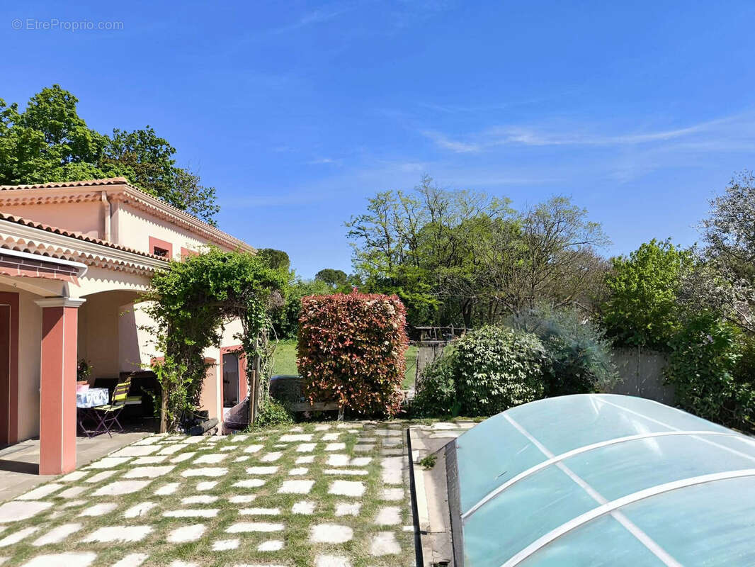Maison à ETOILE-SUR-RHONE