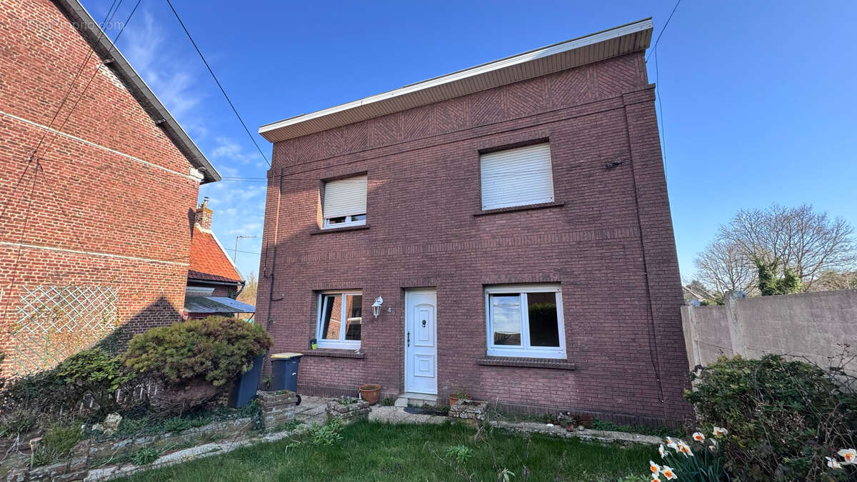 Maison à CALONNE-RICOUART