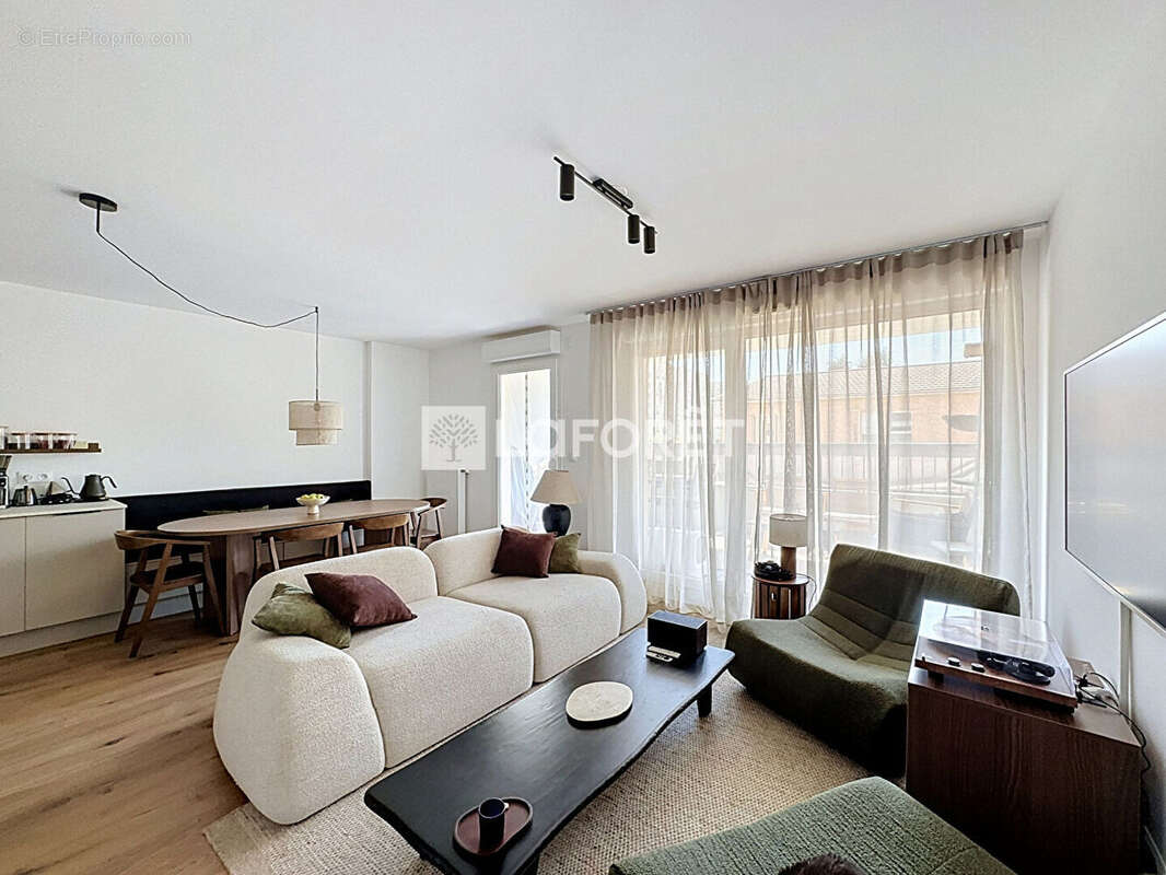 Appartement à L'ARBRESLE