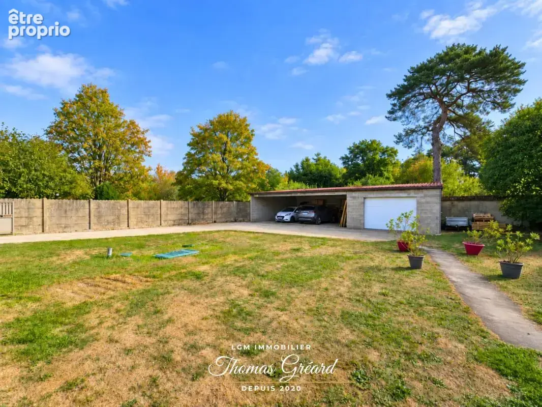  Longère rénovée – 161 m² habitables – 4 chambres – Terrain de 870 m² - Garage & carport - photo 14