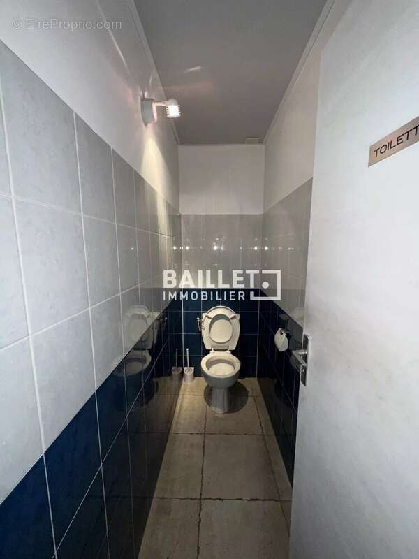 Commerce à TOURRETTES