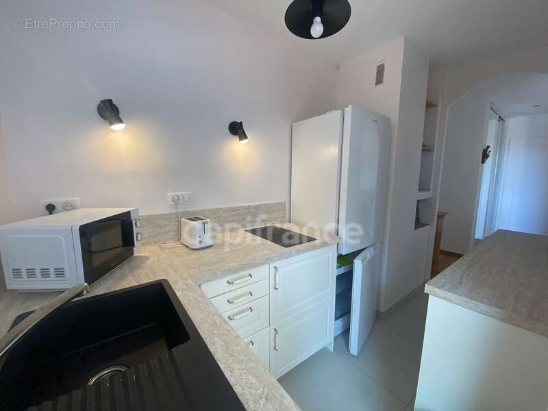 Appartement à vendre 2 pièces HYERES (83) - Port de Hyères - Parking - Terrasses - Cave - photo 26