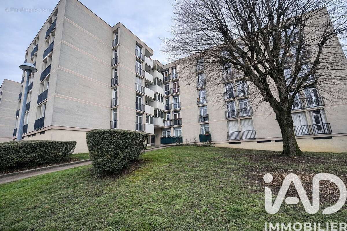 Photo 6 - Appartement à RIS-ORANGIS