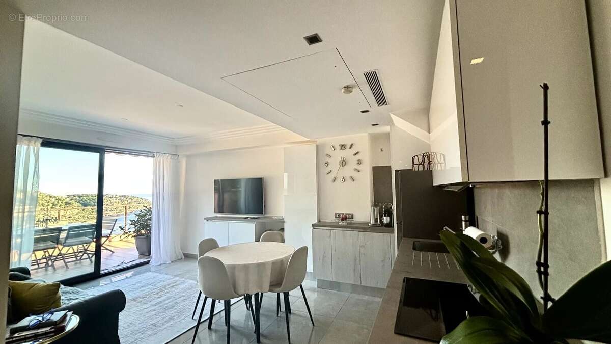 Appartement à ROQUEBRUNE-CAP-MARTIN