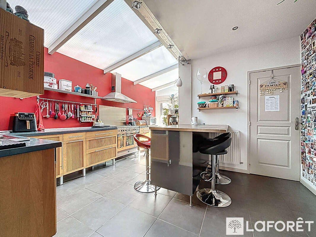 Maison à LA CHAPELLE-D'ARMENTIERES