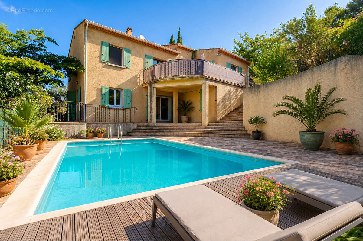 Maison à VELAUX